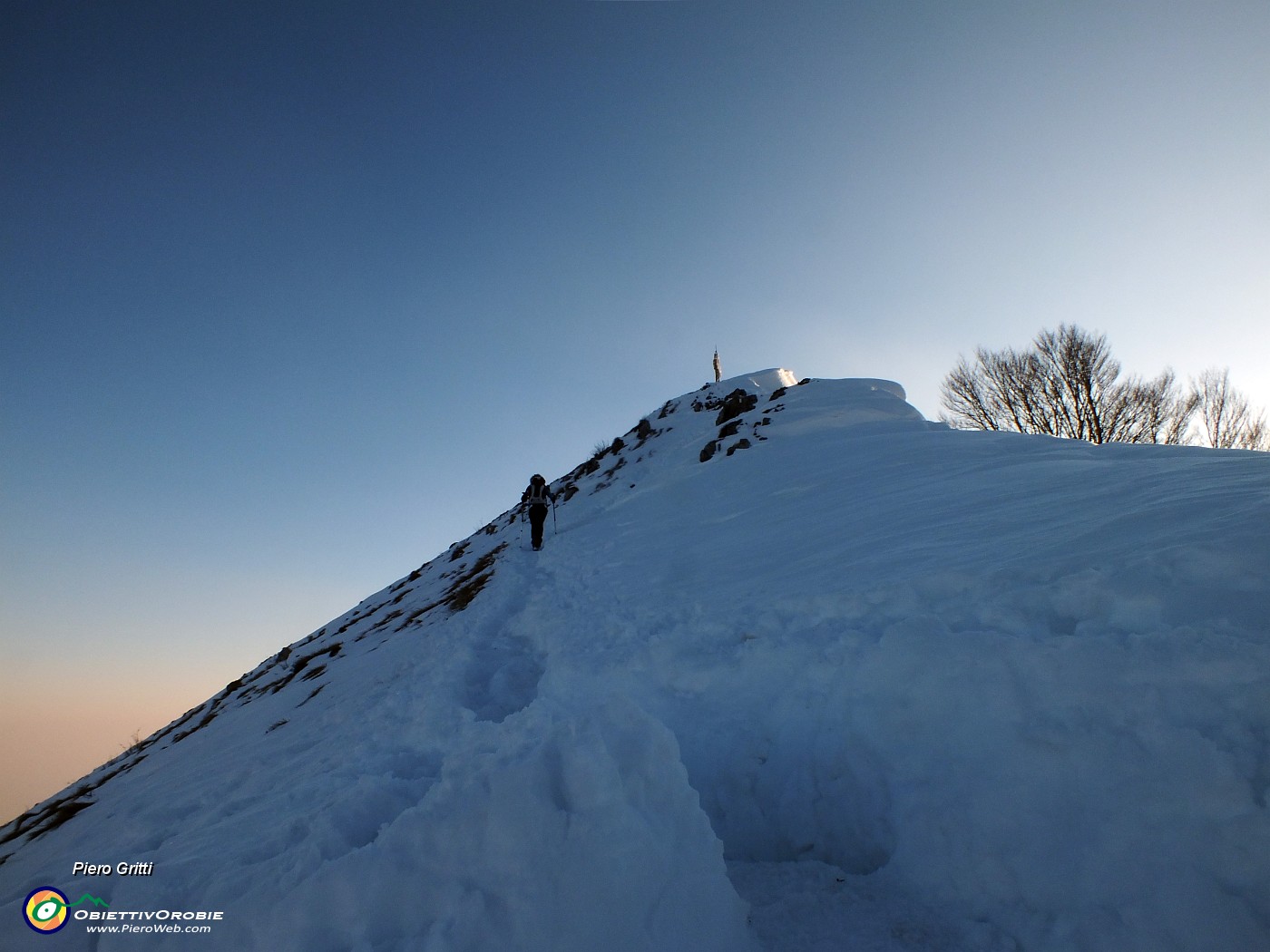 87 Salendo la cresta nord  del Cornizzolo.JPG